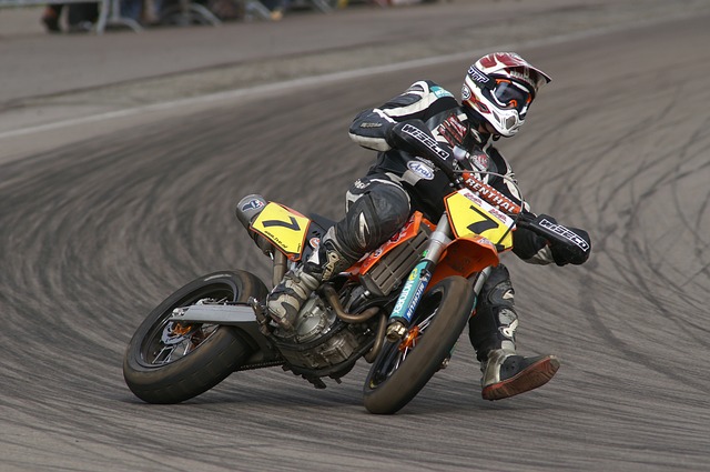 motocyklový závodník
